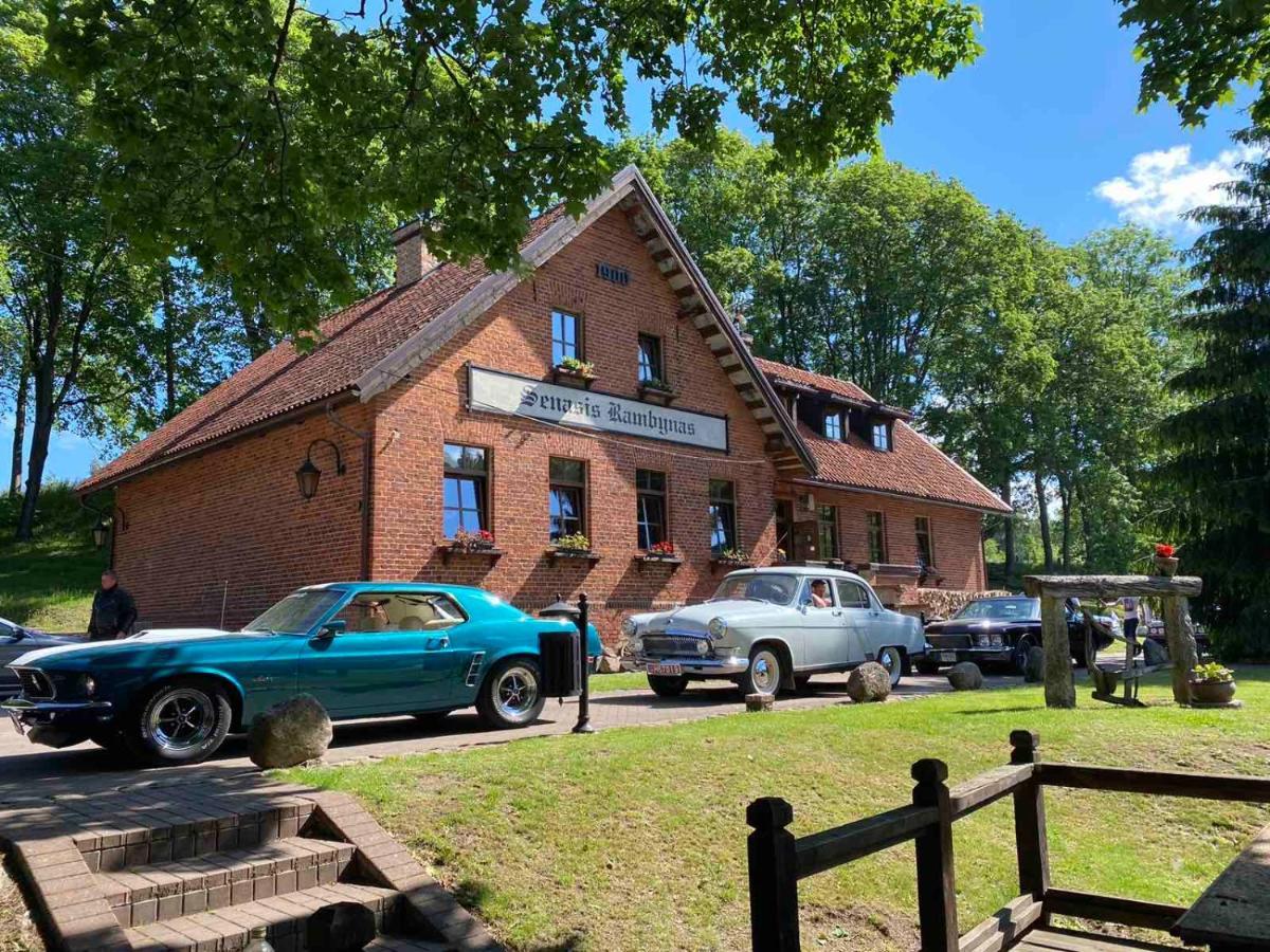 Senasis Rambynas Otel Lumpenai Dış mekan fotoğraf