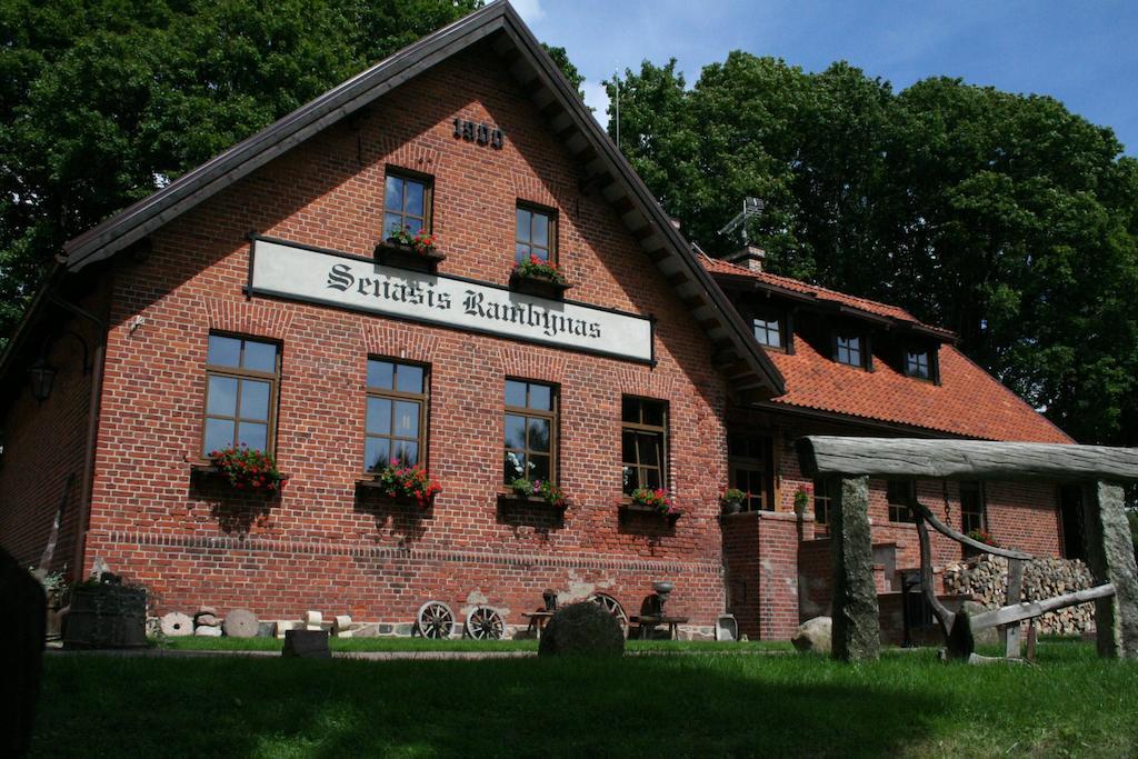 Senasis Rambynas Otel Lumpenai Dış mekan fotoğraf